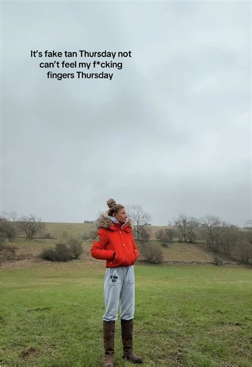 Out here setting Mole traps layered up to the max marinating in ultra dark like a chicken in a bag @thecountryscrunchieclub @Holland Cooper Clothing #faketan#justagirl#country#farm#countryside