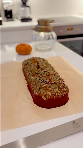 You can watch the full step-by-step for this pumpkin pound cake on my channel! #elnazbakehouse