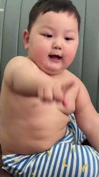 Charming Baby Moves: Chenchen's Unpredictable Talent 🌟 Baby Fitness Fun