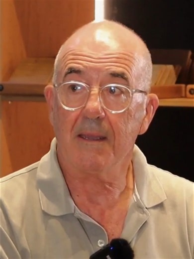 El verdadero valor de un libro empresarial. ¿Te gustaría impulsar tu pyme? En la comunidad de pymeros, lo hacemos de diversas formas. ♦️Formación: Dos talleres al mes, impartidos por expertos y miembros de la comunidad. Contenido aplicable desde el primer día y siempre grabado para que lo revise cuando quiera. ♦️Mastermind: Encuentros mensuales llamados “rings” en grupos de 6-7 empresarios para trabajar estratégicamente en tus metas y expandir tu red de contactos empresariales. Cada tres meses, 