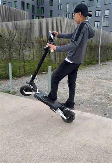 Awesome L1 Wheelie Skills