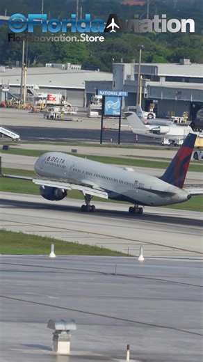 Boeing 757 Rocket Plane Smooth Landing at Fort Lauderdale-Hollywood Int'l Airport - Plane Spotting #boeing757 #boeing757lovers #deltaairlines #atlantaairport #aviation #aviationvideo #Planes #planespotting #planespotter #airplanes #airplanespotting #airplanespotter #AviationLovers #airplanelandings #AirplaneTakeoffs #aviationvideography | Florida Aviation