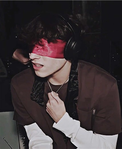 hi :) #mattsturniolo #sturniolo #sturniolotriplets #elsiezvidz #mattsturnioloedit ac: deaflos scp: stvrnrry_ mad_sturn cc/ps: me sdt: em, gigi, ruben, stelle, zoe, kylie, shay mills @Matt