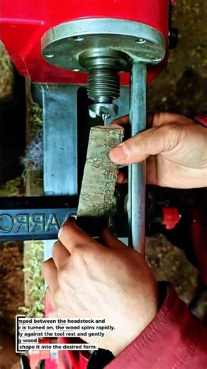 Wood Lathe Machine: Crafting Smooth Cylindrical Wood Shapes!