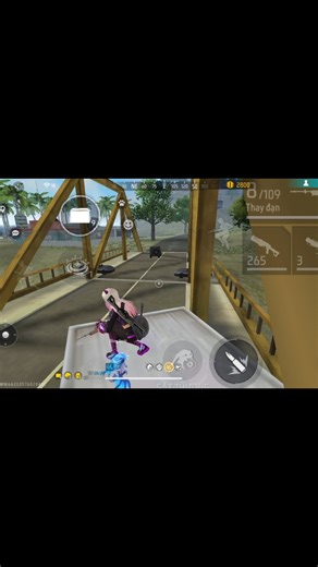 tên địch bỏ mặc đồng đội nhưng lại quan tâm tận tình 2 cái xe #daitiecfreefire