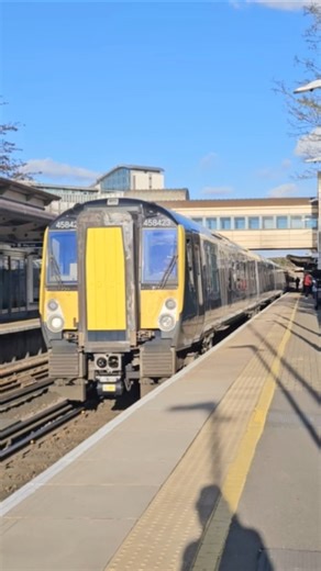 SWR Class 458 arriving.