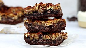 Easy German Chocolate Pecan Pie Bars Recipe