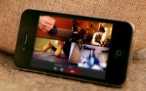 Fring flings in the world's first mobile group video calls