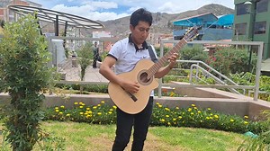 Ojos Azules José "Ojos Azules" es una canción que ha sido interpretada por numerosos artistas a lo largo de los años. Su origen se remonta a la música andina y ha sido una parte fundamental de la cultura musical del Perú. La letra habla de amor y desamor, temas universales que resuenan con todos | Toca y Aprende Guitarra