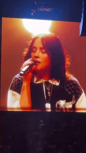 Billie Eilish - The Only Exception (Paramore Cover) Live Paris 2025 🇫🇷