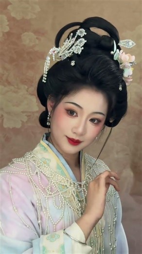 Ancient Chinese Beauty Secrets: Song Dynasty Makeup & Hanfu Fashion