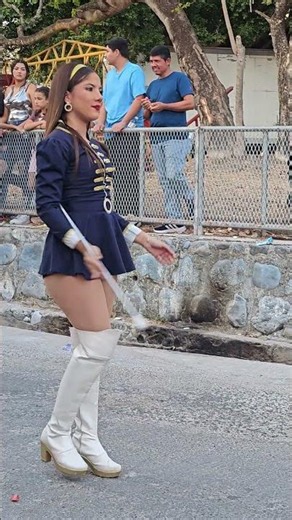 platicando🌻💃🏼 #desfile