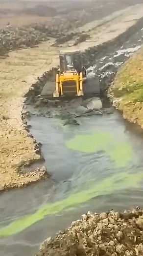 409K views · 1.2K reactions | Powerful Bulldozer Creates Water Channels | Giant Machine | Facebook