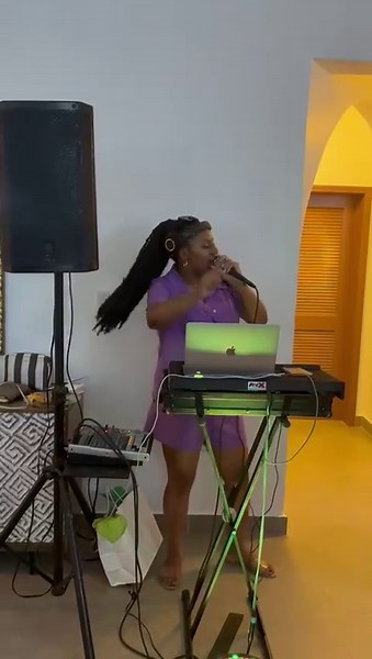 Throwing back on a Wednesday🥳 #throwback #goodvibrationsonly #djlife #femaledj #axa