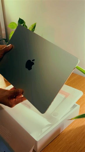 MacBook Air M4 Gold Aesthetic Unboxing MacBook M4 Starlight | Apple #macbookm4 #christmasgifts