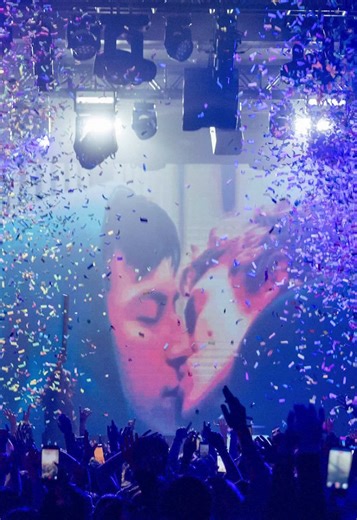 A TikTok-fueled dance party in Los Angeles is turning “Heated Rivalry” into a real-life community, packing The Vermont Hollywood with fan edits, themed visuals, and a pop-heavy playlist. The HBO Max series is already renewed for season 2, and the Club 90s team is planning more than 100 pop-ups worldwide. #heatedrivalry #hbo #westhollywood