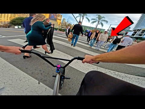 RIDING BMX AND EXPLORING ALL OVER DOWNTOWN LA, CALIFORNIA - POV