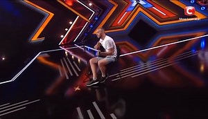 X factor judge smashes contestants guitar that belonged to his dead father just because his music was “mediocre s**t”