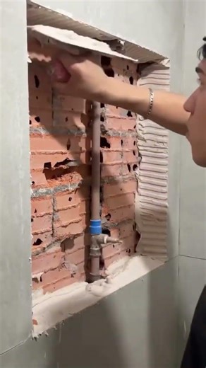 Easy way to install an aesthetic bathroom wall niche!