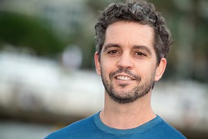 Bruno Sanches (HPI) : Son grave accident, sa compagne, ses origines, ses enfants... Tout savoir sur l'acteur