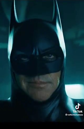ちょっと！興奮なんだけど！！！映画「The FLASH」にマイケル・キートン版バットマンが復帰！!！1989年「バットマン」1992年「バットマンリターンズ」で主演を務めた方。