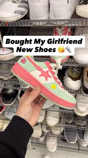 Bought my girlfriend new shoes 😘👟 #sneakers #thrift #thrifting #girlfriend #shorts