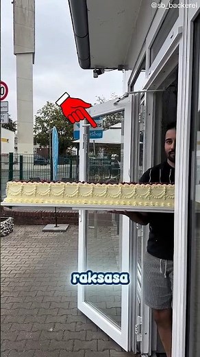 This Giant Cake Actually Fits in the Car! 😱
