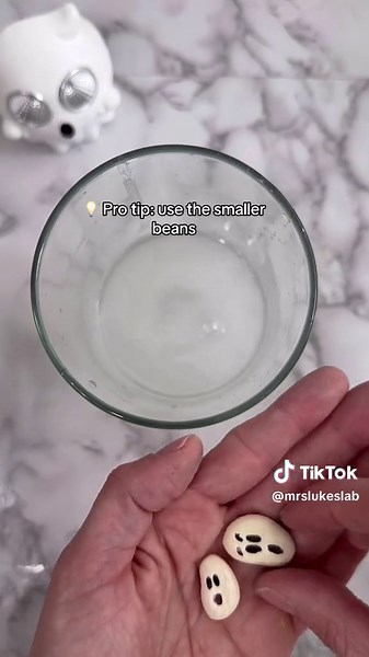 Dancing Ghosts! 👻 Always a fan favorite | #science #spookyscience #mrslukeslab #scienceforkids #scienceexperiments #halloween #spooky #learnontiktok