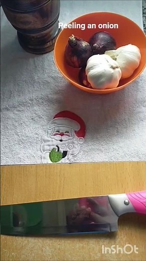 How to peel an onion.Super simple and fast