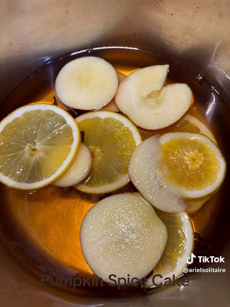 Make the house smell like fall without candles. All you have to do is brew up one of these tasty dishes and the entire house will smell delicious #fall