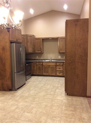 912 E Wisconsin St, Chippewa Falls, WI 54729 - For Rent