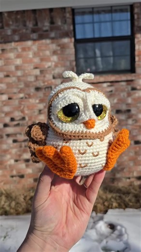 cute little owlettes (pattern by cottontailandwhiskers available on etsy) #crochetersoftiktok #crochet #owl #crochetowl