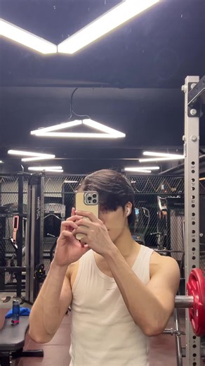 Good question 🤨 #trending #tiktokviral #fypシ゚ #foryou #follower #myanmar #model #halri