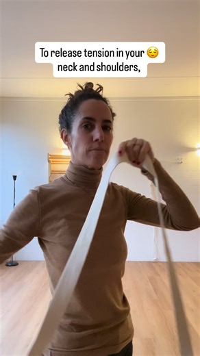 Aum Yoga Studio on Instagram: "You have been asking me for this video: The shoulder jacket : yes,🙌 we all love it 🥰!"