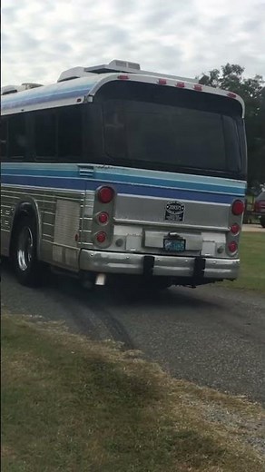 Old Smokey detroit diesel gm bus sitting for a decade back on the road..