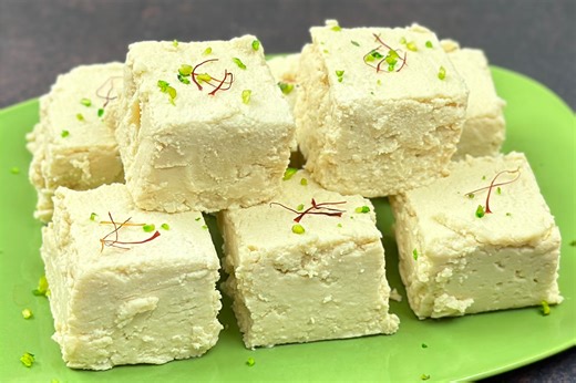 দুধ আর চিনি দিয়ে তৈরি নরম তুলতুলে মালাই সন্দেশ | Milk Malai Sondesh #sandesh #Barfi #burfi #dessert | Afsara’s mini kitchen