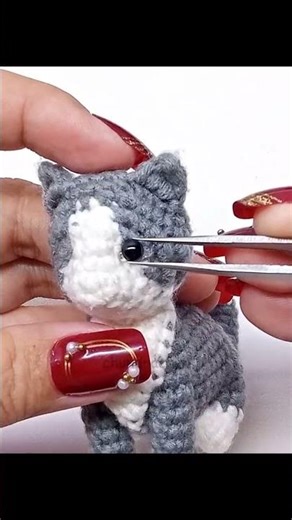 Crochet No Sew Cat. Visit my YouTube channel for the free full tutorial #crochet #cat #amigurumi