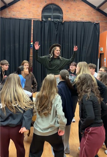 Yes we have 3 Doralee’s!! Meet Amelie 🌟 Due to time restraints in the theatre Amelie won’t get a a full dress run before she performs her Doralee on Sunday! But we know she is going to SMASH IT! Show her some love 👏 she is performing on the Sunday evening 5th April! Book your tickets now!! #9to5themusical #theatrekid #musicals #dollyparton #fyp