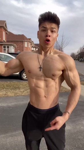 31M views · 634K reactions | keep grinding king  summer is right around the corner#motivation#workout#homeworkout#fyp#foryou#dumbbells#weights#abs#gym#fit#lift#muscle#fitness | Gym For Life | Facebook