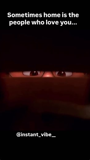 Moments of Life ❤️ on Instagram: "日本利用压电瓷砖将脚步转化为电能。这些瓷砖捕捉来自你脚步的动能。当你行走时，你的重量和动作会对瓷砖产生压力。瓷砖会轻微弯曲，从而产生机械应力。瓷砖内部的压电材料将这种应力转化为电能。每一步都会产生少量电荷，而数百万步结合在一起就能产生足够的电力来驱动LED 灯、数字显示屏和传感器。在像涩谷车站这样繁忙的地方，每天大约有240万个脚步为这一系统作出贡献。这些电能可以被储存或立即使用，从而减少对传统电力来源的依赖，并支持可持续的城市基础设施。这种方法将日常运动转化为实用 SE 的可再生能源 #日本#知识#事实#你知道吗 #推荐＃科技 #创新 #历史 #技术 #实验 #热门日本利用压电瓷砖将脚步转化为电能。这些瓷砖捕捉来自你脚步的动能。当你行走时，你的重量和动作会对瓷砖产生压力。瓷砖会轻微弯曲，从而产生机械应力。瓷砖内部的压电材料将这种应力转化为电能。每一步都会产生少量电荷，而数百万步结合在一起就能产生足够的电力来驱动LED 灯、数字显示屏和传感器。 在像涩谷车站这样繁忙的地方，每天大约有240万个脚步为这一系统作出贡献。这