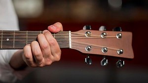 Kunci Gitar Menunggu - Ridho Rhoma, Lirik Sekian Lama Aku Menunggu - Tribunnews.com