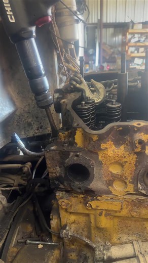 How to Remove Stuck Cat Head Bolts