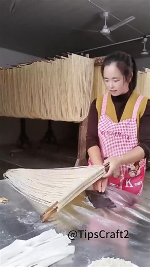 Look at the knife skills_ The noodles are cut into pieces in one go #tipsandtricks #diy #hacks | Tips Craft