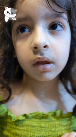 Mera Preschool on Instagram: "Sight reading! #merapreschool #teacheraysha #homeschooling #parenting #phonics #teachertrainings #urduphonics #readingtime"