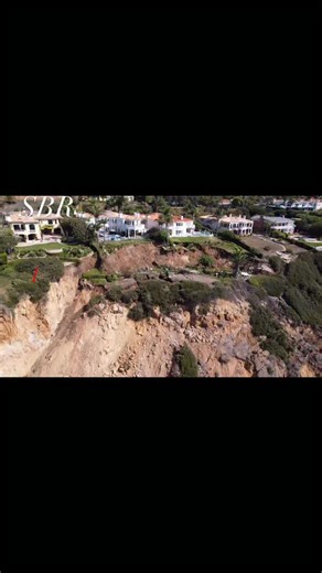 [Additional Footage] - Backyards Slip Toward Ocean After Bluff Collapse | Rancho Palos Verdes, CA | Saturday, September 27, 2025 | More below ⬇️ • Around Saturday evening, a section of bluff off Marguerite Drive gave way — dropping 50 to 60 feet toward the ocean and damaging several backyards behind homes. • The collapse spanned roughly 300–400 feet along the slope, sending grass, fencing, and landscaping down the bluff. • Several residents reported seeing soil movement and later found their bac
