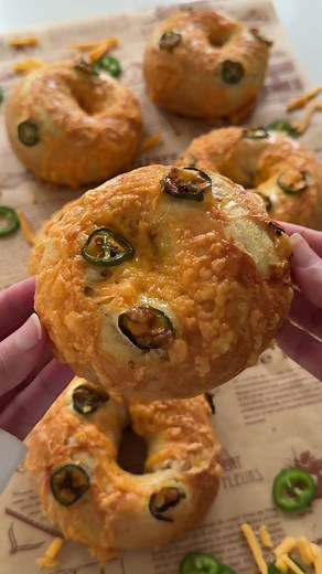 Homemade Jalapeno Cheddar Bagel Recipe
