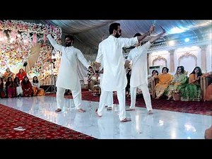 Pakistani Wedding Mehndi Dance (Song: Rangilo Maro Dholna)