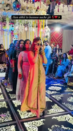 Learn Traditional Mehndi Dance Steps