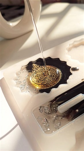 ✨ Beautiful handmade Resin Car Dashboard Stand 🚗💎#shorts#resinart#viral#treanding