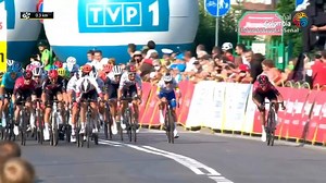 ¡IMPRESIONANTE! ¡CARAPAZ¡ ¡CARAPAZ! En modo sprinter se quedó con la etapa ¡GRANDE ECUATORIANO! Sigue la carrera también acá 🖥 👉 https://www.senalcolombia.tv/senal-en-vivo/ #ElMundoRuedaXSeñal #TDP20 | Señal Colombia Deportes
